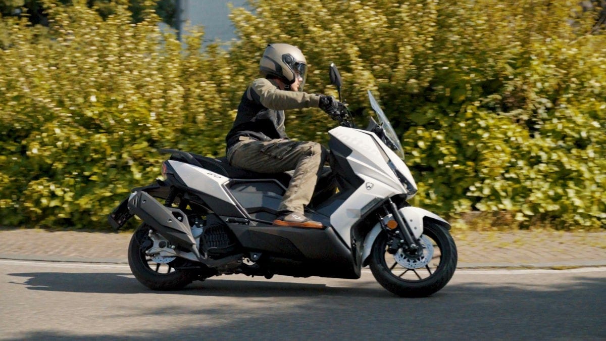 Volete uno scooter GT da 125 cc? Allora il Wottan GT2 è quello che fa per voi